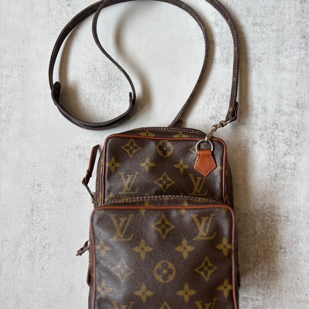 LOUIS VUITTON MONOGRAM VINTAGE AMAZON PM CROSSBODY (1983)